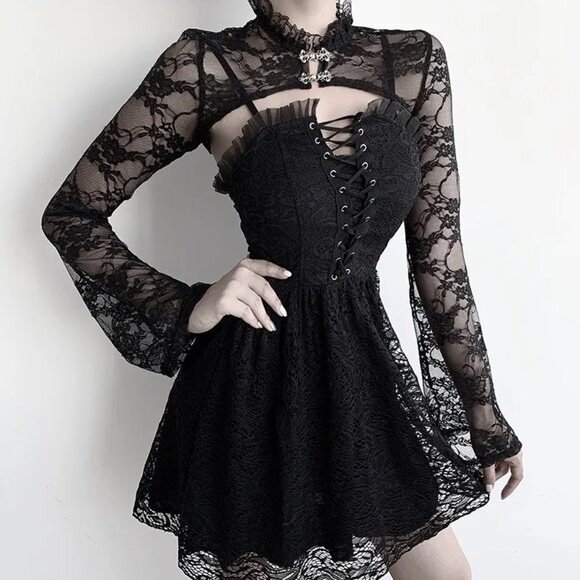 Long Sleeve Black Lace Gothic Shrug - Picture 5 of 6